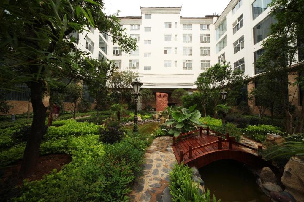 Xiongzhao Grand Hotel Weishan דאלי מראה חיצוני תמונה