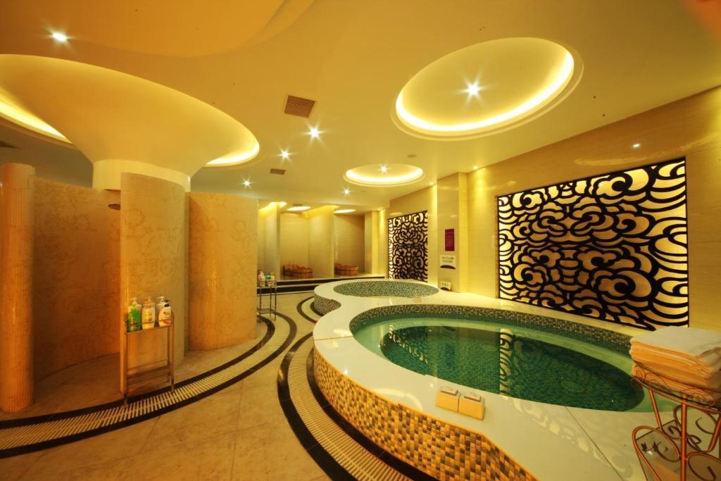 Xiongzhao Grand Hotel Weishan דאלי מראה חיצוני תמונה